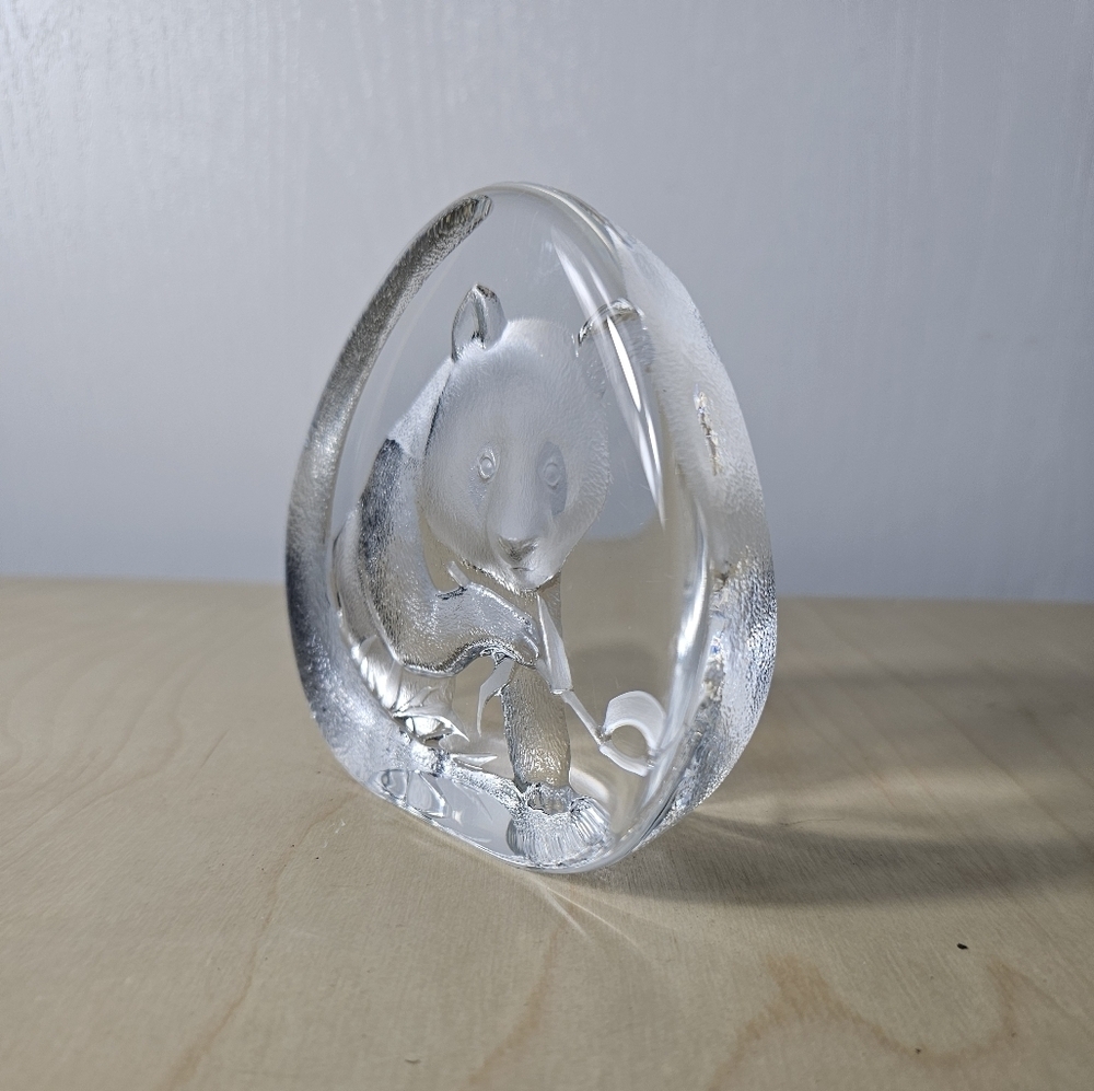Mats Jonasson Lead Crystal signed Paperweight Sweden Panda art glass Signed - Picture 2 of 3